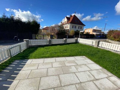 Moderne Doppelhaushälfte mit Garten