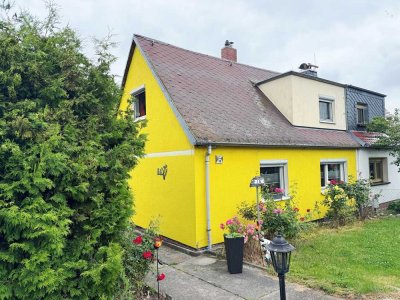 Gemütliche Doppelhaushälfte mit erweitertem Neubau in Wermsdorf nahe Leipzig mit Garage und Solar