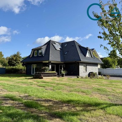 Modernes Zweifamilienhaus in Grasdorf! / Großer Garten / KFW 70!