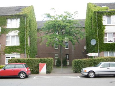 Top geschnittene 2 Zimmerwohnung im Erdgeschoss mit Balkon! Renoviert