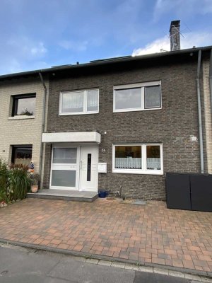 Gepflegte möblierte 1-Raum-Wohnung für eine Person mit Einbauküche in Langenfeld (Rheinland)