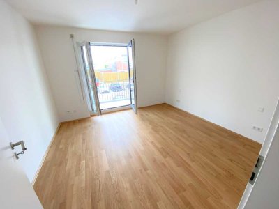 Helle 2-Zimmer Wohnung in Neusäß, Nähe Klinikum, TG-Stellplatz