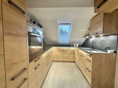 Charmante sanierte Dachgeschosswohnung mit Balkon und Garage -  Ammerthal