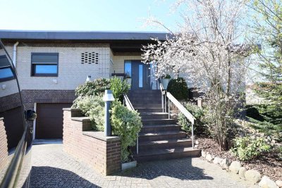 Attraktiver Bungalow mit Einliegerwohnung in
guter Lage von Harsefeld