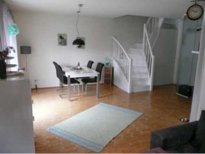 Attraktive 4-Zimmer Maisonette-Wohnung mit Balkon in Bruchköbel
