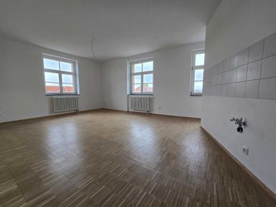 Bezugsfreie, zentral gelegene 1-Zimmerwohnung mit Fahrstuhl in der Äußeren Neustadt zu verkaufen!