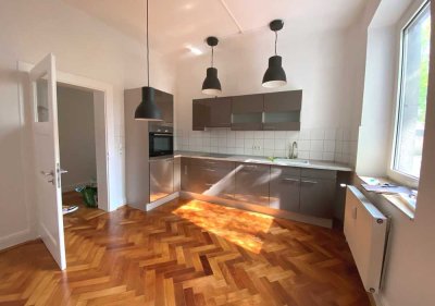 Geräumige, sanierte 2 Zi Altbau-Whg nahe Kaiser-Wilhelm Park