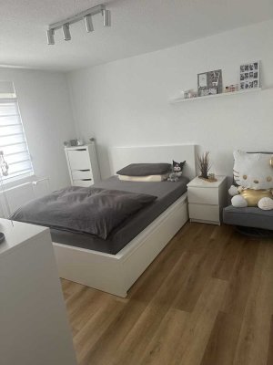 Helle 4 Zimmer Wohnung mit Balkon im 2. OG in Pforzheim-Brötzingen