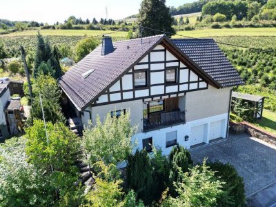 / Einfamilienhaus mit Einliegerwohnung im Grünen in Lennestadt-Maumke