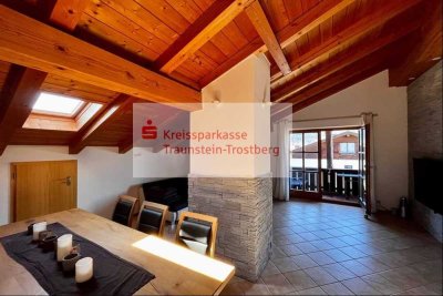 2-Zimmer-DG-Wohnung mit traumhaftem Bergblick!