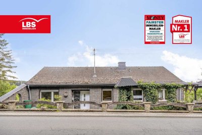 Großzügiges Dreifamilienhaus mit Kamin, Garten und Mieteinnahmen