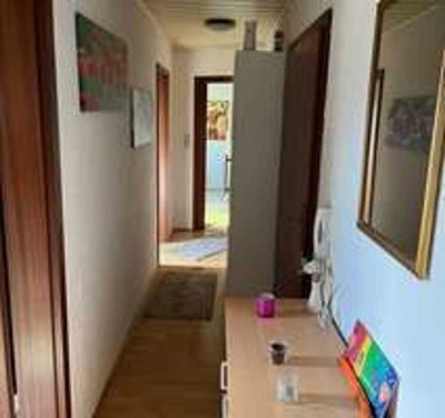 Schöne, sonnige 3,5- Zi Dachgeschoss Wohnung mit Balkon und Garage