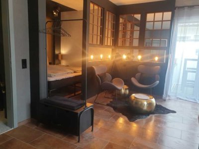 Moderne Möblierte 1-Zimmer-Wohnung mit Terrasse