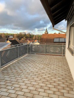 Vollständig renovierte 2,5-Zimmer-Wohnung mit Balkon und Einbauküche in Königheim-Brehmen