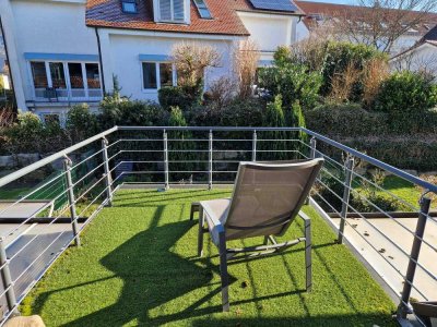 Schöne 3-Zimmer/ DG / Einbau Küche / Bad / Klimaanlage / Garage