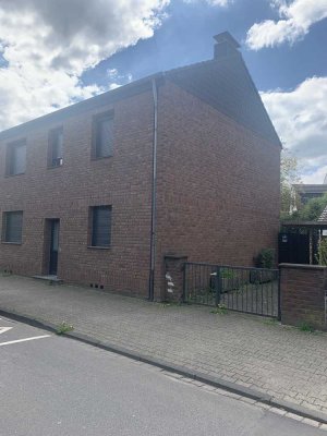 Ruhige 4-Zimmer-Wohnung mit Balkon am Stadtpark Uerdingen