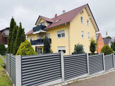Hervorragende Wohngegend" Gepflegte 4 Zimmer mit schönem Garten und Balkon.