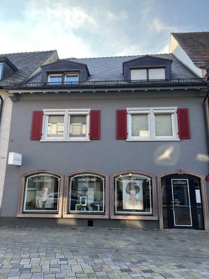 Provision freies vielseitig nutzbar saniertes, Wohn - und Geschäftshaus in bester Lage in Breisach