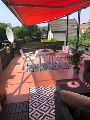 Zwei-Zimmer Altbau mit großer Terrasse für Pärchen