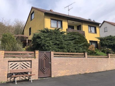 Preiswertes Zweifamilienwohnhaus in Arnstein