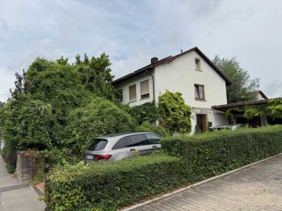 Brack.-Hausen: Teilrenoviertes 2 Fam.-Haus mit Gewerbeanbau/ Gewächshaus