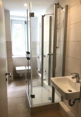 HERBSTANGEBOT: TOP SANIERTE FREUNDLICHE 4 Zi. MIT NEUEM BAD