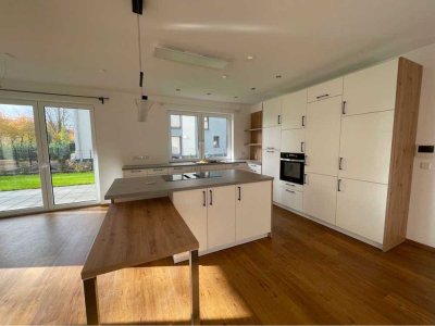 Stilvolle 4-Zimmer-Wohnung mit Garten und EBK in Grünstadt, PV Anlage, Erdwärmeheizung A+
