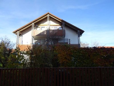 Sofort Bezugsfertig! Helle 2-Zimmer Dachgeschosswohnung mit Balkon in zentraler Lage von Olching