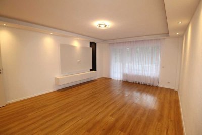 Erstbezug nach Sanierung mit Balkon und EBK: Exklusive 2-Raum-Wohnung mit geh. Innenausstattung