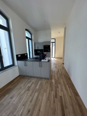 Erstbezug nach Sanierung und Einbauküche: Exklusive 4,5-Raum-Wohnung mit geh. Innenausstattung