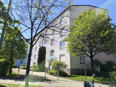 Ruhige und sonnige 2-Raum-Wohnung mit Balkon und EBK in Pasing
