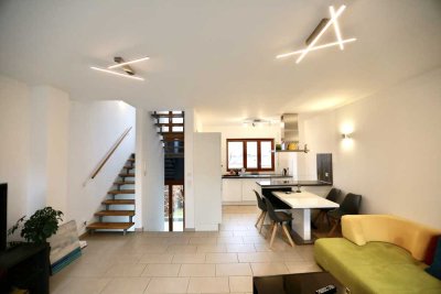 Urbanes Beletage-Haus im begehrten Marina Viertel!