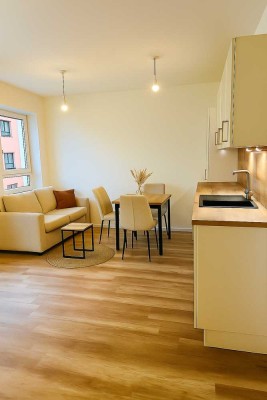 Voll möblierte Wohnung: Erleben Sie exklusives Wohnen direkt am Wasser in Berlin-Spandau.
