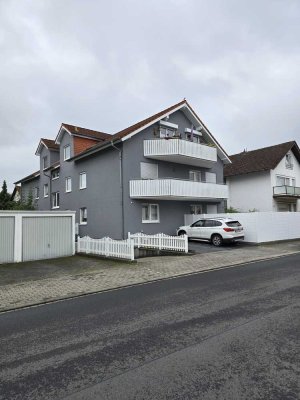 Kapitalanlage: Gepflegte 2-Zimmer-Dachgeschosswohnung mit Balkon, provisionsfrei & VB