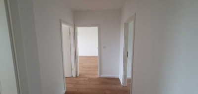 Familienfreundliche 4-Zimmer Wohnung In Rostock Reutershagen