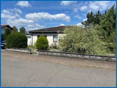 renovierungsbedürftiger Bungalow in schöner Wohnlage