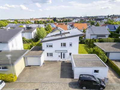 Attraktives Zweifamilienhaus in sonnenverwöhnter Lage – Perfekt für Kapitalanleger und Familien!
