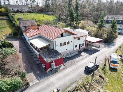 Stilvoll kernsaniertes Anwesen mit Gästehaus, großem Grundstück und traumhafter Aussicht