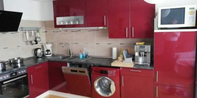 Idyllisch gelegenes, vollständig saniertes Haus mit Einliegerwohnung und schönem Garten