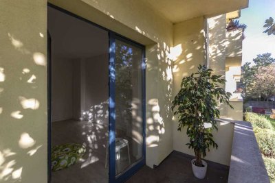 Balkon und kleiner Garten | 3 Raum-Wohnung | Tageslichtbad mit Wanne | PKW-Stellplatz mögl.