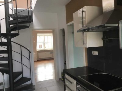 Charmante 3-Zimmer Maisonette Wohnung mit Balkon im 4.  und 5. OG in Würzburg-Neumünster