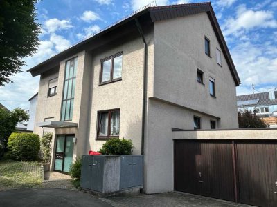 Wohnen und Leben auf einem ganzen Stockwerk?
Sofort beziehbare Wohnung in Fellbach mit Einzelgarage