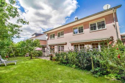 Platz für Alle! Haushälfte, ideal für Mehrgenerationen, Großfamilien und Investoren in Top Lage