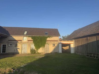 Drei-Seithof mit Bodenplatte & Baugenehmigung f. Bungalow