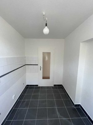 **Bezugsfertige und modernisierte 3-Raum in Essen-Schonnebeck**