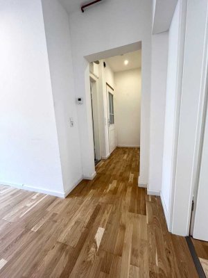 Sehr helle 2-Zimmer Altbauwohnung mit neu saniertem Bad in MA Neckarstadt
