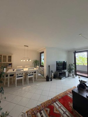BESICHTIGUNG 12.08. 17 UHR! MODERN & HELL! Große 3 ZKB Wohnung mit 2 Balkonen!
