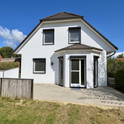 Neu renoviertes Einfamilienhaus mit EBK und großem Garten