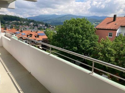 Stilvolle, gepflegte 2-Zimmer-Wohnung mit Einbauküche in Deggendorf