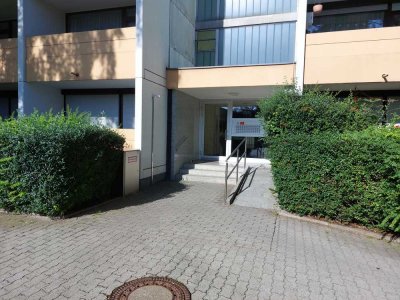 Helles 1-Zimmer-Apartment mit Loggia in Bayreuth